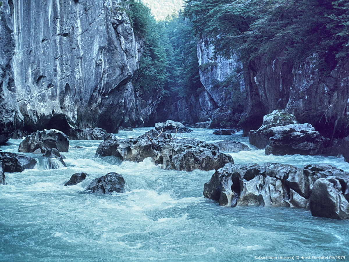 Hufeisen-Fels am Klamm-Ausgang. Salzachöfen, Salzach, Austria, Kajak, 1979