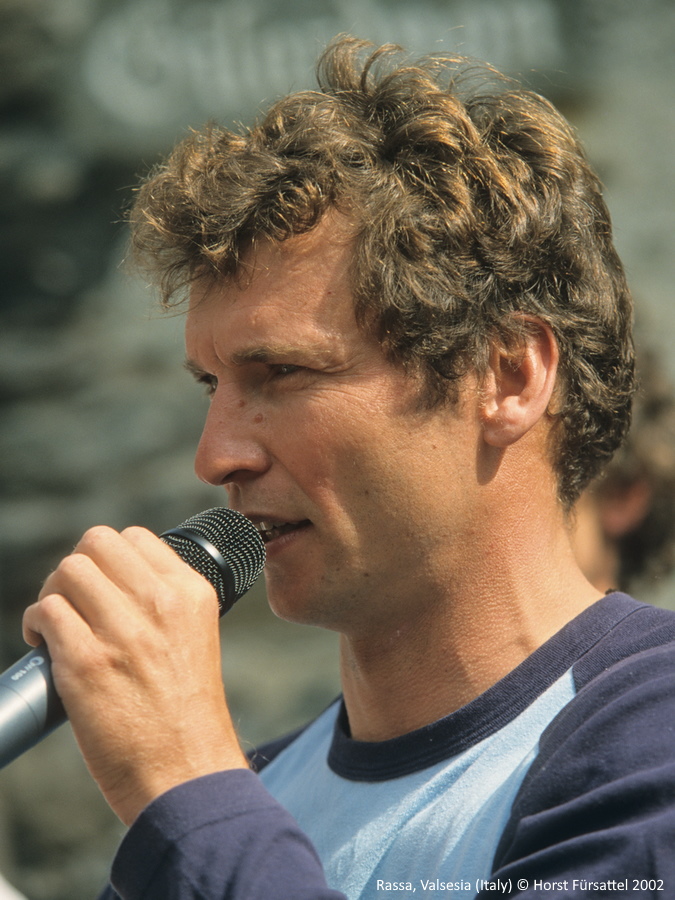 Arnd Schäftlein on the microphone during the 2002 Extreme-Kayak-Race, Gronda, Valsesia
