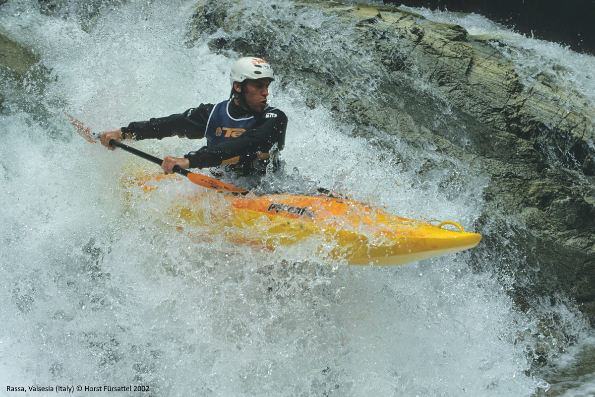 Allan Ellard, whitewater kayaker at the 2002 Extreme-Kayak-Race 2002